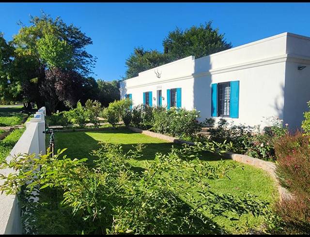 4 BEDROOM HOUSE FOR SALE IN NIEU BETHESDA